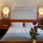Biosphaerenhotel Graf Eberhard Bei Der Therme 巴特乌拉赫