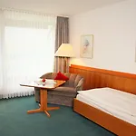 Biosphaerenhotel Graf Eberhard Bei Der Therme 4* 巴特乌拉赫