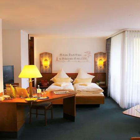 Biosphaerenhotel Graf Eberhard Bei Der Therme 巴特乌拉赫