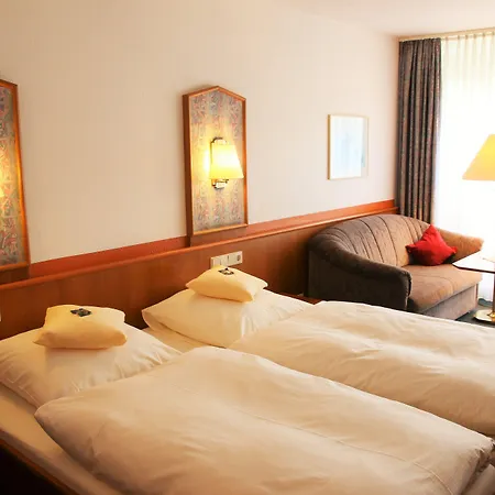 Biosphaerenhotel Graf Eberhard Bei Der Therme 巴特乌拉赫