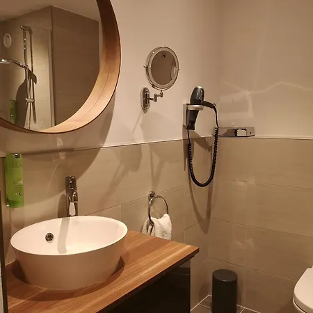 Biosphaerenhotel Graf Eberhard Bei Der Therme 巴特乌拉赫