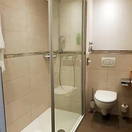 Biosphaerenhotel Graf Eberhard Bei Der Therme 巴特乌拉赫